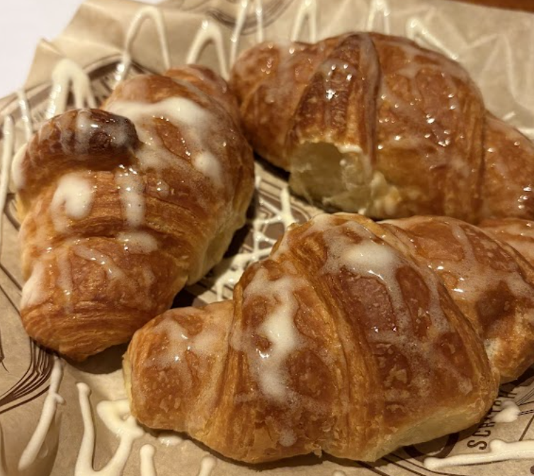 Cheddar's Scratch Kitchen signature dishes Chicken Tenders
Monte Cristo
Honey Butter Croissants